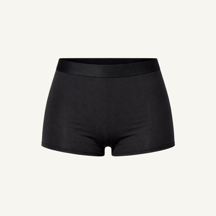 Réjeanne Glow black period boxer, very heavy flow