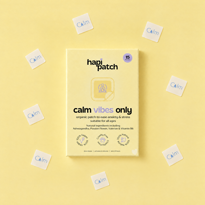 عبوة Hapi Patch Calm Vibes Only Patches تحيط بها لصقات منفردة على خلفية صفراء